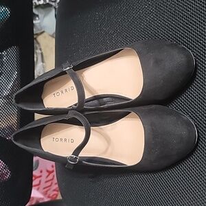 9.5 Wide Torrid Mary Jane Block Heels